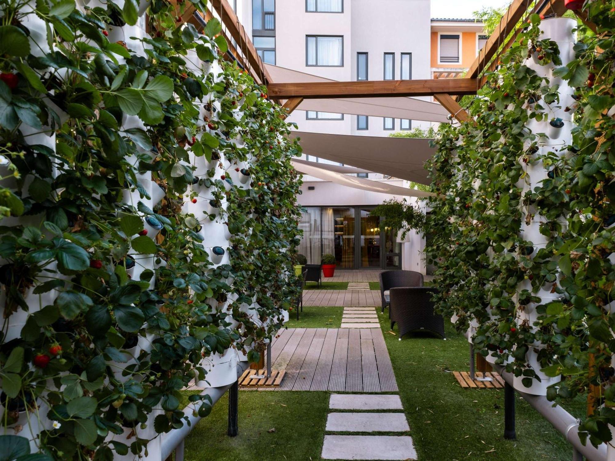 Mercure Вільфранш-сюр-Сон Екстер'єр фото